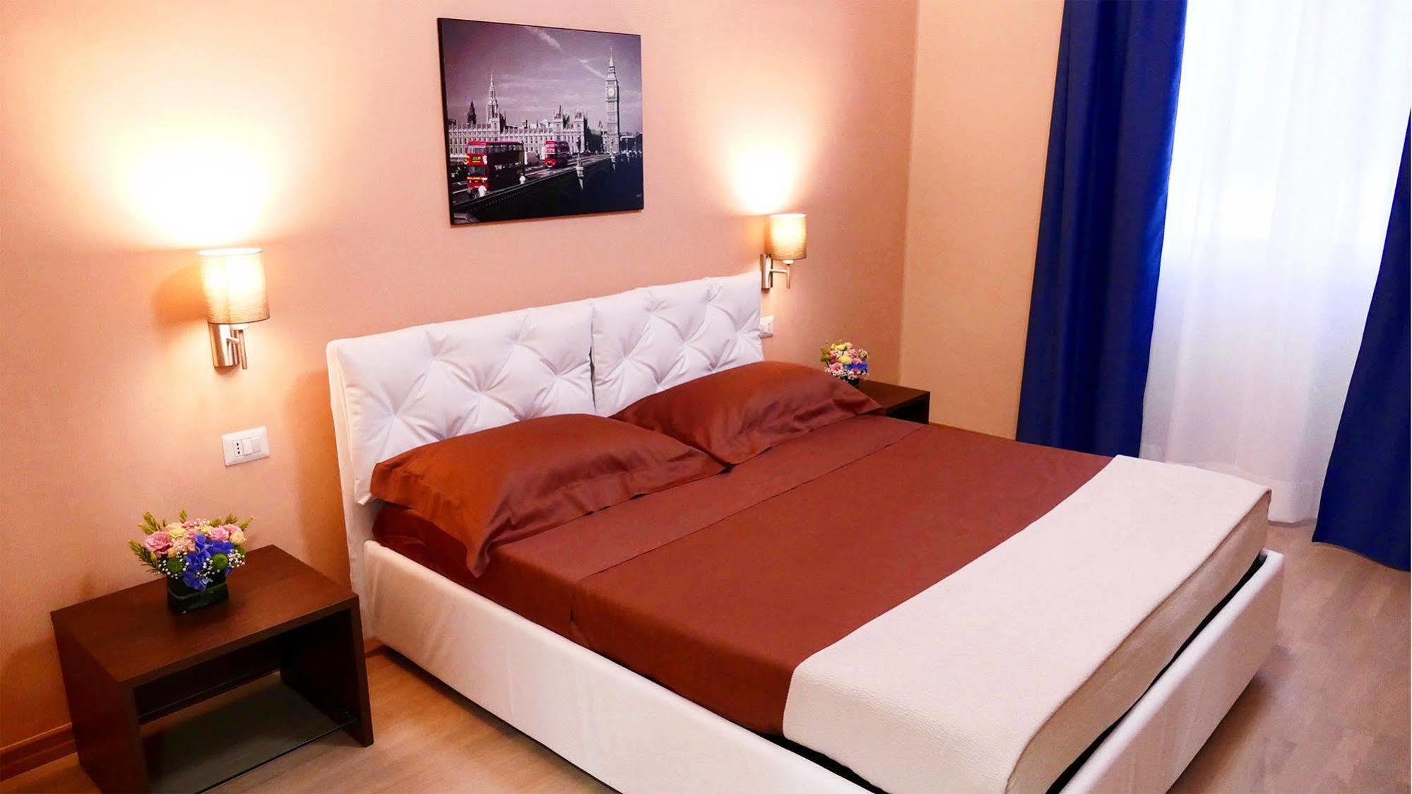 Cairoli Exclusive Rooms & Suite Bríndisi Exterior foto